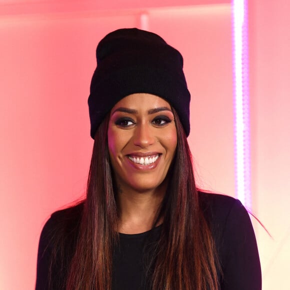 Amel Bent a mis tout le monde d'accord et récolté une longue liste de compliments de la part des internautes 
Exclusif - Amel Bent - Répétitions de l'émission "Duos Mystères" à la Seine Musicale à Paris, qui sera diffusée le 26 février 2021 sur TF1. Le 2 février 2021 © Gaffiot-Moreau / Bestimage Pour la première fois à la télévision, les plus grandes stars acceptent de monter sur scène pour chanter un duo...sans savoir avec qui elles vont le partager ! Bienvenue dans un cache-cache musical inédit où les artistes et le public iront de surprises en surprises ! Pour chaque duo, les 2 artistes répètent seuls de leur côté, arrivent sur scène sans se croiser et prennent place de part et d'autre d'un mur écran. Ils commencent à chanter alors qu'ils ne savent toujours pas qui est avec eux sur scène ! Leurs voix vont se mêler avant même que les 2 personnalités ne se soient vues ! Sauront-elles se reconnaître ? Comment réagiront-elles quand le mur se lèvera enfin ? Dans " DUOS MYSTERES " tout commence par un jeu avant de basculer dans l'émotion ... Car, bien sûr, tous ces duos mystères ne sont pas associés par hasard ! Les artistes qui partageront la scène sont tous unis par une histoire forte ! Nous allons vous raconter ces histoires, ces parcours de vie, ces liens d'amitié, d'amour ou d'admiration... Le téléspectateur assistera aux premières loges à ce duo unique : il est le témoin privilégié d'une rencontre artistique aussi excitante qu'inattendue. Mais surtout, il pourra lui aussi jouer : pour la plupart des duos, on ne lui dévoilera qu'une seule des deux célébrités et il devra reconnaître à sa voix uniquement l'artiste mystère ! Tendez bien votre oreille ! Saurez-vous deviner avec qui chacune des personnalités partagera l'affiche ? Quelle sera l'émotion des artistes lorsqu'ils se découvriront enfin ? 