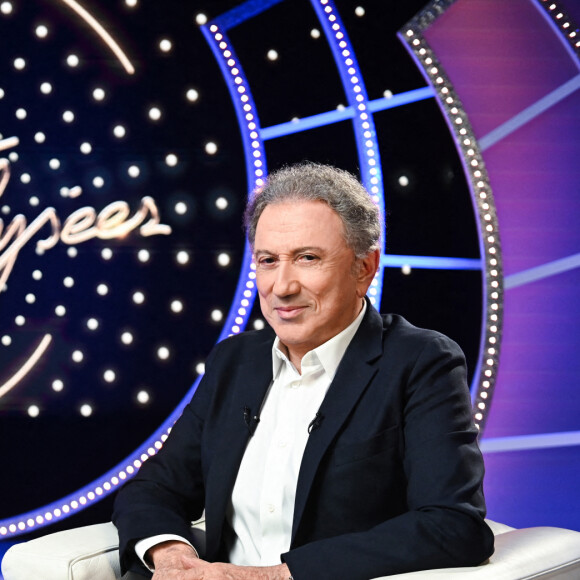 Exclusif - Michel Drucker lors de l'enregistrement de l'émission "Il était une fois "Champs-Elysées" au studio Gabriel, diffusée sur France 3 les 21 et 28 Décembre 2022. Paris. Le 5 décembre 2022. © Guillaume Gaffiot / Bestimage
