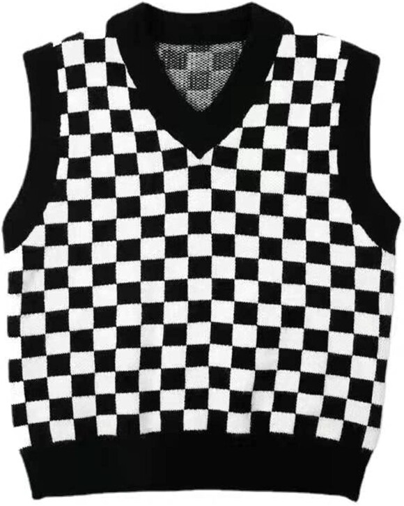 Incarnez la Mercredi de tous les jours avec ce pull sans manches à damier de Choubagai