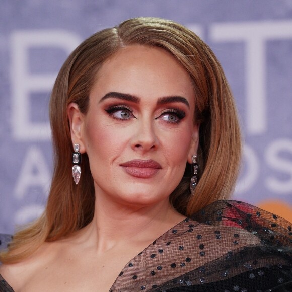 Adele - Photocall de la cérémonie des Brit Awards 2022 à l'O2 Arena à Londres le 8 février 2022
