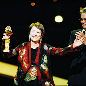 Alain Delon et Annie Girardot à la cérémonie des Molières, Molière de la meilleure comédienne pour "Madame Marguerite" en 2002.