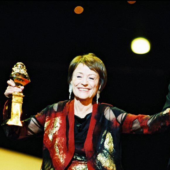 Alain Delon et Annie Girardot à la cérémonie des Molières, Molière de la meilleure comédienne pour "Madame Marguerite" en 2002.