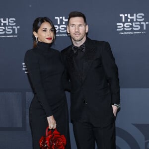 Lionel "Leo" Messi et sa femme Antonella Roccuzzo - Arrivées à la cérémonie des Best FIFA Football Awards à la salle Pleyel à Paris, France. Cyril Moreau/Bestimage