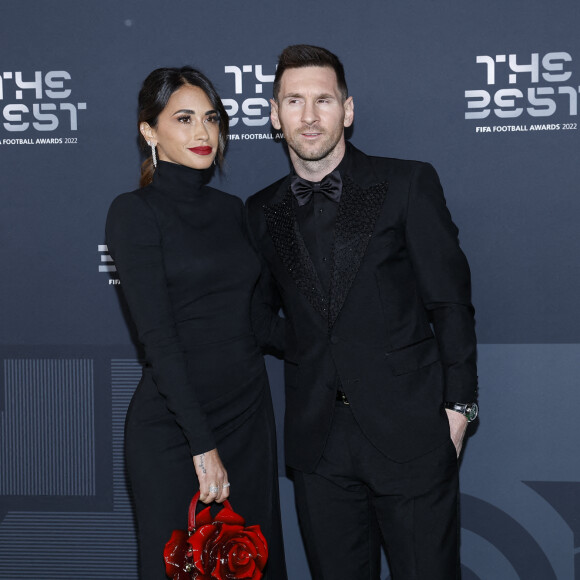 Lionel "Leo" Messi et sa femme Antonella Roccuzzo - Arrivées à la cérémonie des Best FIFA Football Awards à la salle Pleyel à Paris, France. Cyril Moreau/Bestimage