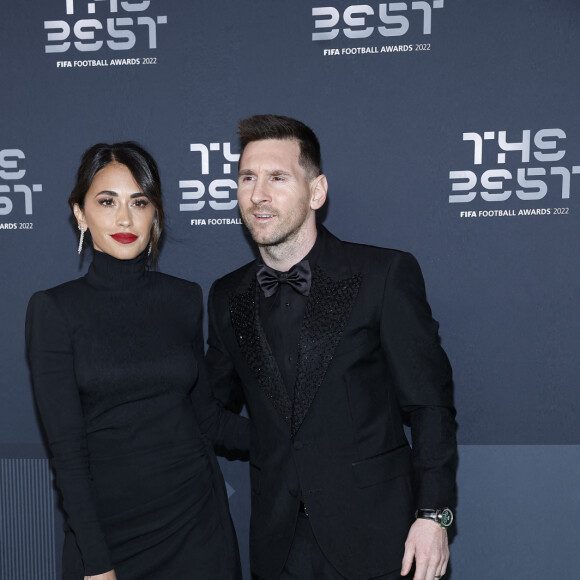 Lionel "Leo" Messi et sa femme Antonella Roccuzzo - Arrivées à la cérémonie des Best FIFA Football Awards à la salle Pleyel à Paris, France, le 27 février 2023. Cyril Moreau/Bestimage