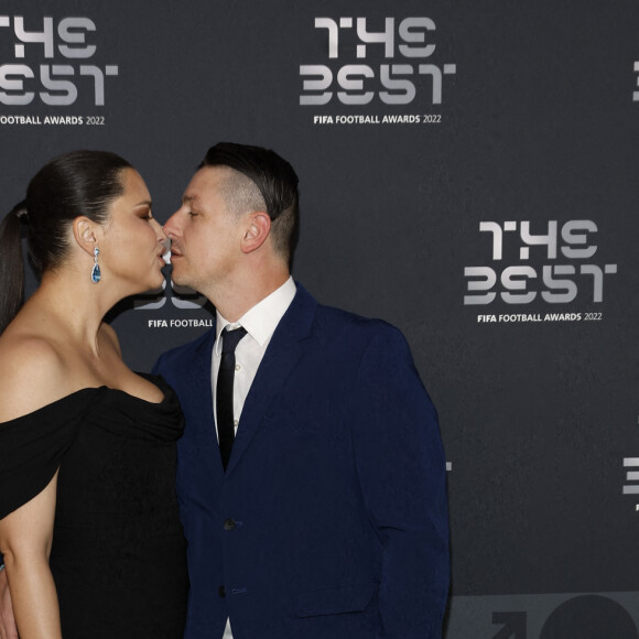 Adriana Lima et son compagnon André Lemmers - Arrivées à la cérémonie des Best FIFA Football Awards à la salle Pleyel à Paris, France, le 27 février 2023. Cyril Moreau/Bestimage