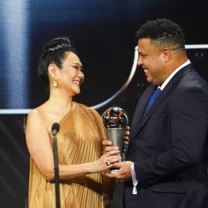 Marcia Aoki, femme de Pelé et Ronaldo lors de la cérémonie des Best Fifa awards à la salle Pleyel à Paris le 27 février 2023. © Pierre Perusseau / Bestimage