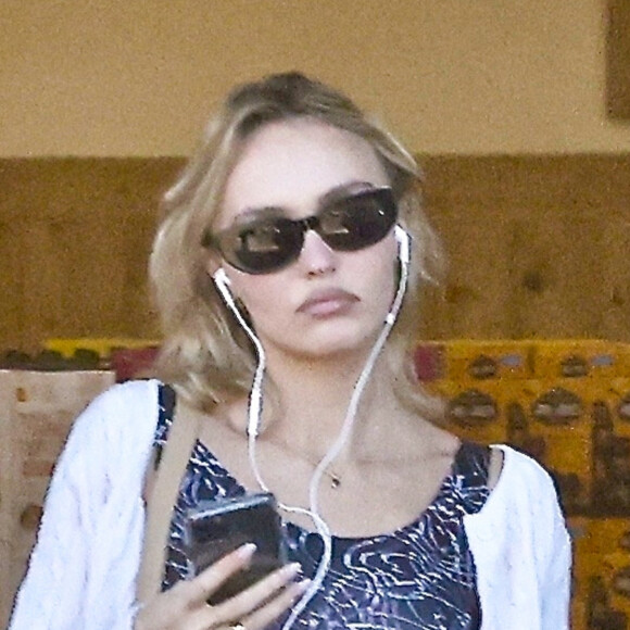 Exclusif - Lily-Rose Depp va faire des courses à Los Angeles, le 23 septembre 2022. 
