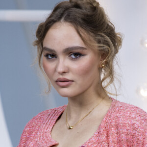 Lily-Rose Depp est attendue au défilé Chanel le 7 mars. 
Lily Rose Depp - Photocall du défilé de mode prêt-à-porter printemps-été 2021 "Chanel" au Grand Palais à Paris. Le 6 octobre 2020 © Olivier Borde / Bestimage 