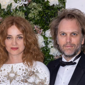 Florian Zeller et sa femme Marine Delterme - Photocall du dîner Vanity Fair x Louis Vuitton chez Fred l'Ecailler lors du 75ème Festival International du Film de Cannes, le 20 mai 2022. © Olivier Borde / Bestimage 