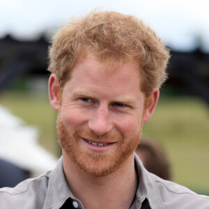 Le prince Harry rencontre les bénéficiaires du Blair Project au circuit Three sisters à Wigan.