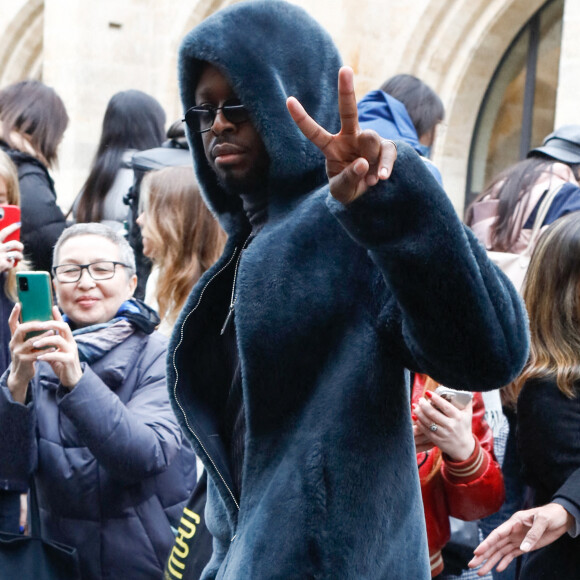 Avril Lavigne, très présente lors de cette Fashion Week, était évidemment présente.
Dadju - Sorties du défilé de mode prêt-à-porter automne-hiver 2023-2024 "Lanvin" au Collège des Bernardins lors de la Fashion Week de Paris. Le 5 mars 2023. © Christophe Clovis-Veeren / Bestimage