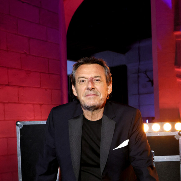 Finalement, Jean-Luc Reichmann se rend compte de la supercherie et décide de créer son propre compte officiel.
Exclusif - Jean-Luc Reichmann - Backstage de l'enregistrement de l'émission "La chanson challenge" au Château de Chambord, qui sera diffusée le 26 juin sur TF1 Après le succès de la première édition, " LA CHANSON CHALLENGE " revient sur TF1 pour une soirée inédite et exceptionnelle, produite par DMLS TV, le samedi 26 juin à 21h05. " LA CHANSON CHALLENGE " est une émission au cours de laquelle de nombreux artistes vont se lancer un challenge : chanter une chanson très éloignée de leur univers habituel. © Gaffiot-Moreau / Bestimage