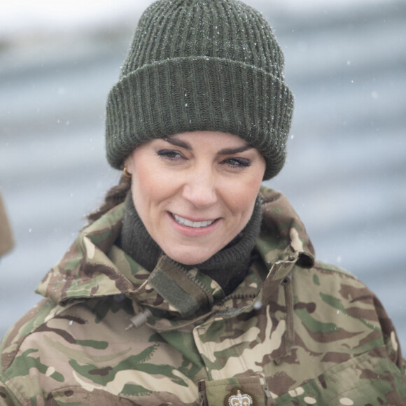 Catherine (Kate) Middleton, princesse de Galles, lors de sa première visite au 1er Bataillon Irish Guards depuis qu'elle est devenu colonel, dans la zone d'entraînement de la plaine de Salisbury, dans le Wiltshire, Royaume Uni, le 8 mars 2023, depuis sa nomination comme colonelle de l'Irish Guards par le roi d'Angleterre. 