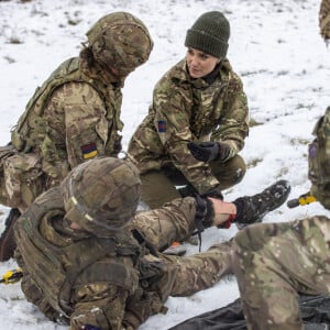 Catherine (Kate) Middleton, princesse de Galles, lors de sa première visite au 1er Bataillon Irish Guards depuis qu'elle est devenu colonel, dans la zone d'entraînement de la plaine de Salisbury, dans le Wiltshire, Royaume Uni, le 8 mars 2023, depuis sa nomination comme colonelle de l'Irish Guards par le roi d'Angleterre. 