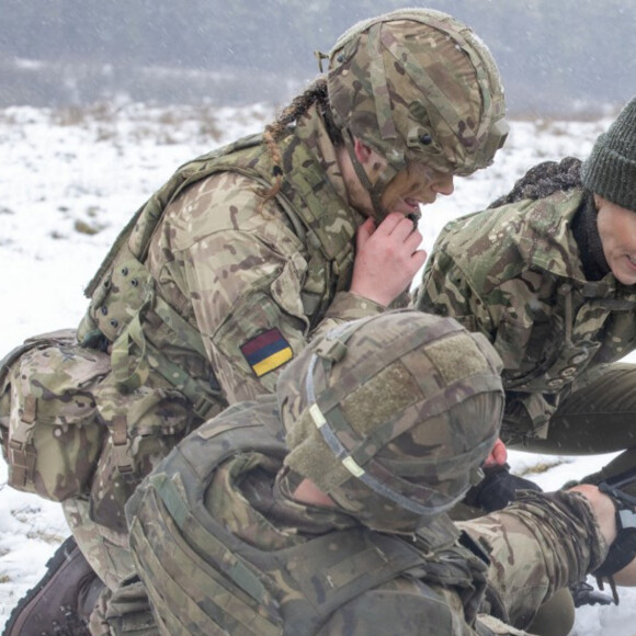 Catherine (Kate) Middleton, princesse de Galles, lors de sa première visite au 1er Bataillon Irish Guards depuis qu'elle est devenu colonel, dans la zone d'entraînement de la plaine de Salisbury, dans le Wiltshire, Royaume Uni, le 8 mars 2023, depuis sa nomination comme colonelle de l'Irish Guards par le roi d'Angleterre. 