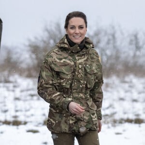 Catherine (Kate) Middleton, princesse de Galles, lors de sa première visite au 1er Bataillon Irish Guards depuis qu'elle est devenu colonel, dans la zone d'entraînement de la plaine de Salisbury, dans le Wiltshire, Royaume Uni, le 8 mars 2023, depuis sa nomination comme colonelle de l'Irish Guards par le roi d'Angleterre. 