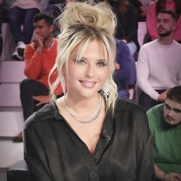 La vie amoureuse de Kelly Vedovelli fait parler
Exclusif - Kelly Vedovelli sur la plateau de l'émission Touche pas à mon poste (TPMP) diffusée en direct sur C8 © Jack Tribeca / Bestimage 