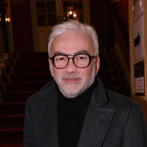 Exclusif - Pascal Praud lors de la première de la pièce de théâtre "L'avare" au Théâtre des Variétés à Paris le 15 janvier 2022 © Rachid Bellak / Bestimage 