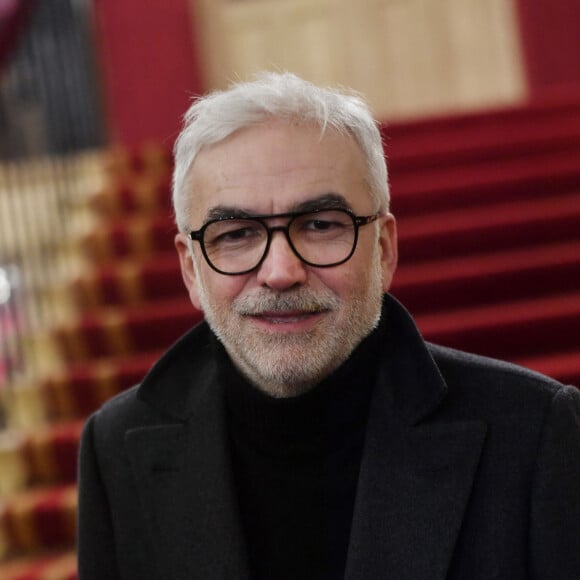 Exclusif - Pascal Praud lors de la première de la pièce de théâtre "L'avare" au Théâtre des Variétés à Paris le 15 janvier 2022 © Rachid Bellak / Bestimage 