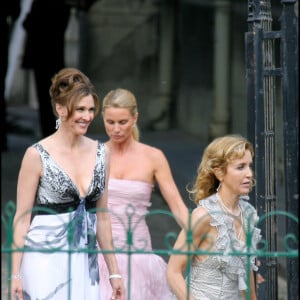Brenda Strong, Nicollette Sheridan et Felicity Huffman - Mariage religieux de Tony Parker et Eva Longoria à Paris.
