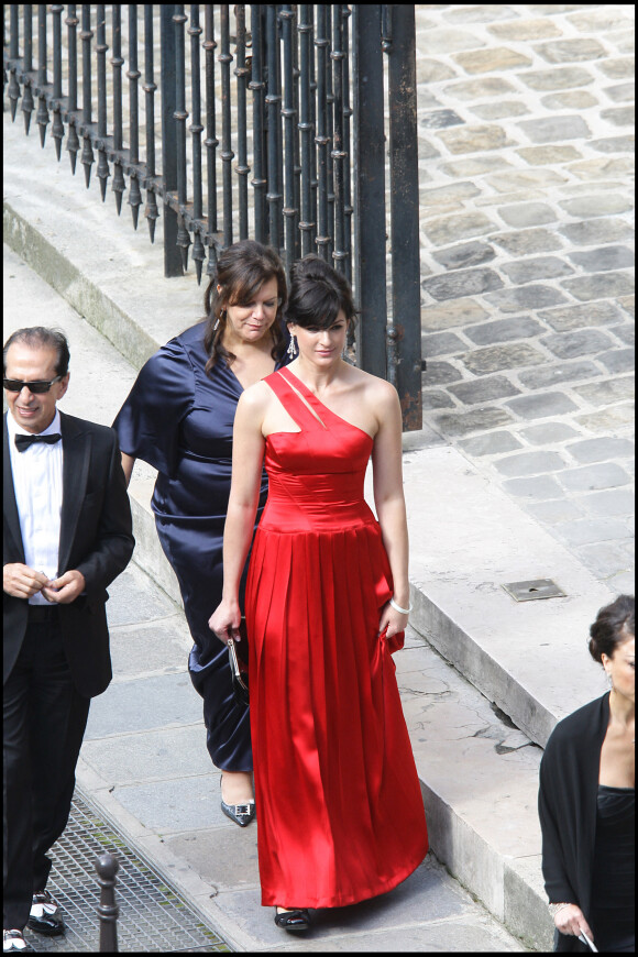Karina Smirnoff - Mariage civil de Tony Parker et Eva Longoria à la mairie du 4ème arrondissement de Paris.