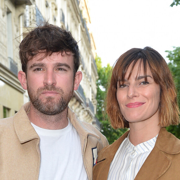 Fauve Hautot et son compagnon Jules Renault - Photocall de la premiére du spectacle "Bionic Showgirl" avec V. Modesta au Crazy Horse à Paris le 3 juin 2019. © Veeren/Bestimage 