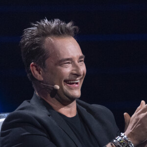 De plus, on peut y découvrir un Cameron métamorphosé physiquement.
Exclusif - David Hallyday - Enregistrement de l'émission "La Chanson secrète 5", qui sera diffusée le 11 janvier 2020 sur TF1, à Paris. Le 17 décembre 2019 © Gaffiot-Perusseau / Bestimage