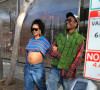 La chanteuse de 35 ans a fait quelques magasins avec son chéri (et le futur papa) ASAP Rocky
Rihanna, enceinte de son deuxième enfant et son compagnon ASAP Rocky font du shopping à Los Angeles le 15 mars 2023. 