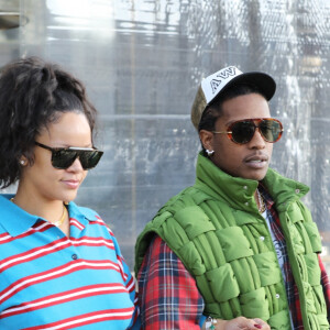 Rihanna, enceinte de son deuxième enfant et son compagnon ASAP Rocky font du shopping à Los Angeles le 15 mars 2023. 