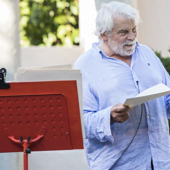 Exclusif - Jacques Weber lors de larépétition de la pièce "Hugo au bistrot" sur la scène du théâtre de Verdure lors de la 36ème édition du Festival de Ramatuelle, France, le 7 août 2020. © Cyril Bruneau/Festival de Ramatuelle/Bestimage 