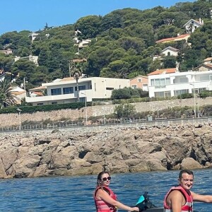 Amandine Pellissard et son mari Alexandre sur un jet-ski, été 2022