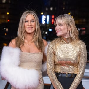 Jennifer Aniston et Mélanie Laurent à la première de Murder Mystery II Passerelle Debilly à Paris le 16 mars 2023. © Olivier Borde / Bestimage 