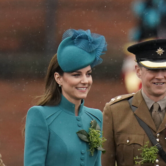 Le prince William, prince de Galles, et Catherine (Kate) Middleton, princesse de Galles, à l'assemblée annuelle des Irish Guards Parade de la St Patrick à Mons Barracks à Aldershot, le 17 mars 2023. 