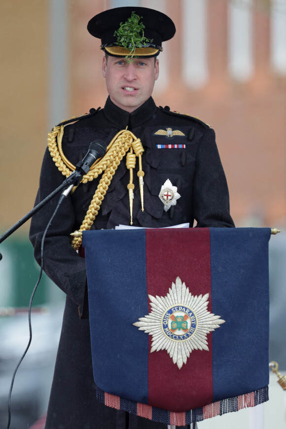 Son mari, quant à lui, lui a fait une belle déclaration.
Le prince William, prince de Galles, et Catherine (Kate) Middleton, princesse de Galles, à l'assemblée annuelle des Irish Guards Parade de la St Patrick à Mons Barracks à Aldershot, le 17 mars 2023. 