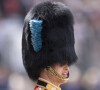 Si le bleu de sa tenue a étonné, c'était pour rappeler la tenue des Irish Guards et leur coiffe. 
Le prince William, duc de Cambridge, supervise la parade des Horse Guards lors de la répétition avant le jubilé de platine de la reine d'Angleterre à Londres, Royaume Uni le 28 mai 2022. 