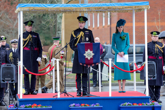 Le prince William, prince de Galles, et Catherine (Kate) Middleton, princesse de Galles, à l'assemblée annuelle des Irish Guards Parade de la St Patrick à Mons Barracks à Aldershot, le 17 mars 2023. Catherine (Kate) Middleton, princesse de Galles, a récemment été nommée colonelle de l'Irish Guards par le roi d'Angleterre. 