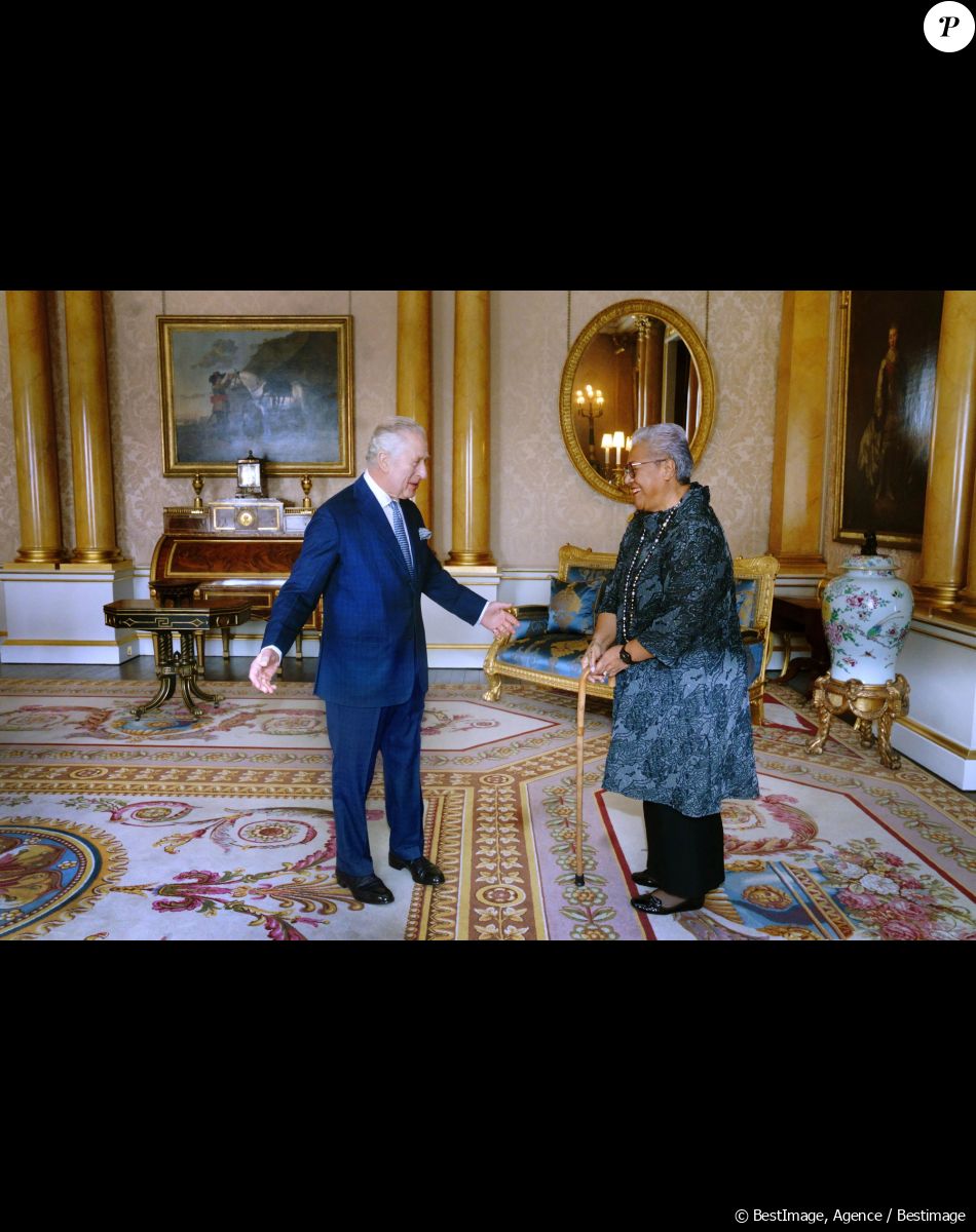 Le roi Charles III d'Angleterre, reçoit la présidente des Samoa, Fiame Naomi Mata'afa, lors d'une audience au palais de Buckingham, à Londres, Royaume Uni, le 14 mars 2023.
