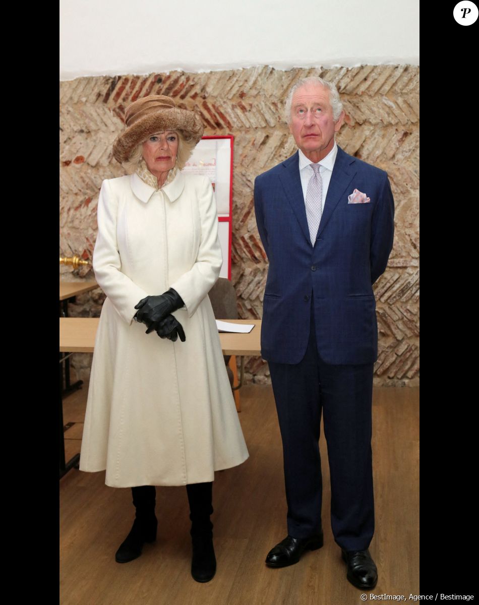 Le roi Charles III d'Angleterre et Camilla Parker Bowles, reine consort d'Angleterre, en visite au château de Colchester, le 7 mars 2023. Cette visite a pour but de marquer le statut de ville récemment décerné à Colchester.