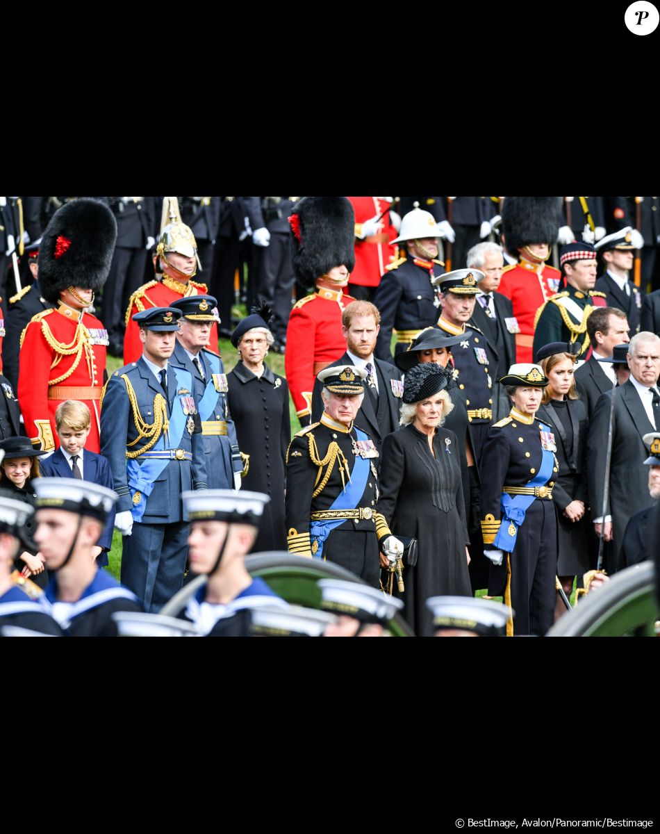 Sophie de Wessex, le prince Edward, le duc de Kent, la princesse Anne et son mari Tim Laurence feront partie de la procession
La princesse Charlotte de Galles, Le prince George de Galles, Le prince William, prince de Galles, Le prince Harry, duc de Sussex,Meghan Markle, duchesse de Sussex, Timothy Laurence, Le roi Charles III d'Angleterre,, Camilla Parker Bowles, reine consort d'Angleterre, La princesse Anne, La princesse Beatrice d'York et Le prince Andrew, duc d'York - Funérailles nationales de la reine Elizabeth II à Londres, Royaume Uni, le 19 septembre 2022. © Avalon/panoramic/Bestimage