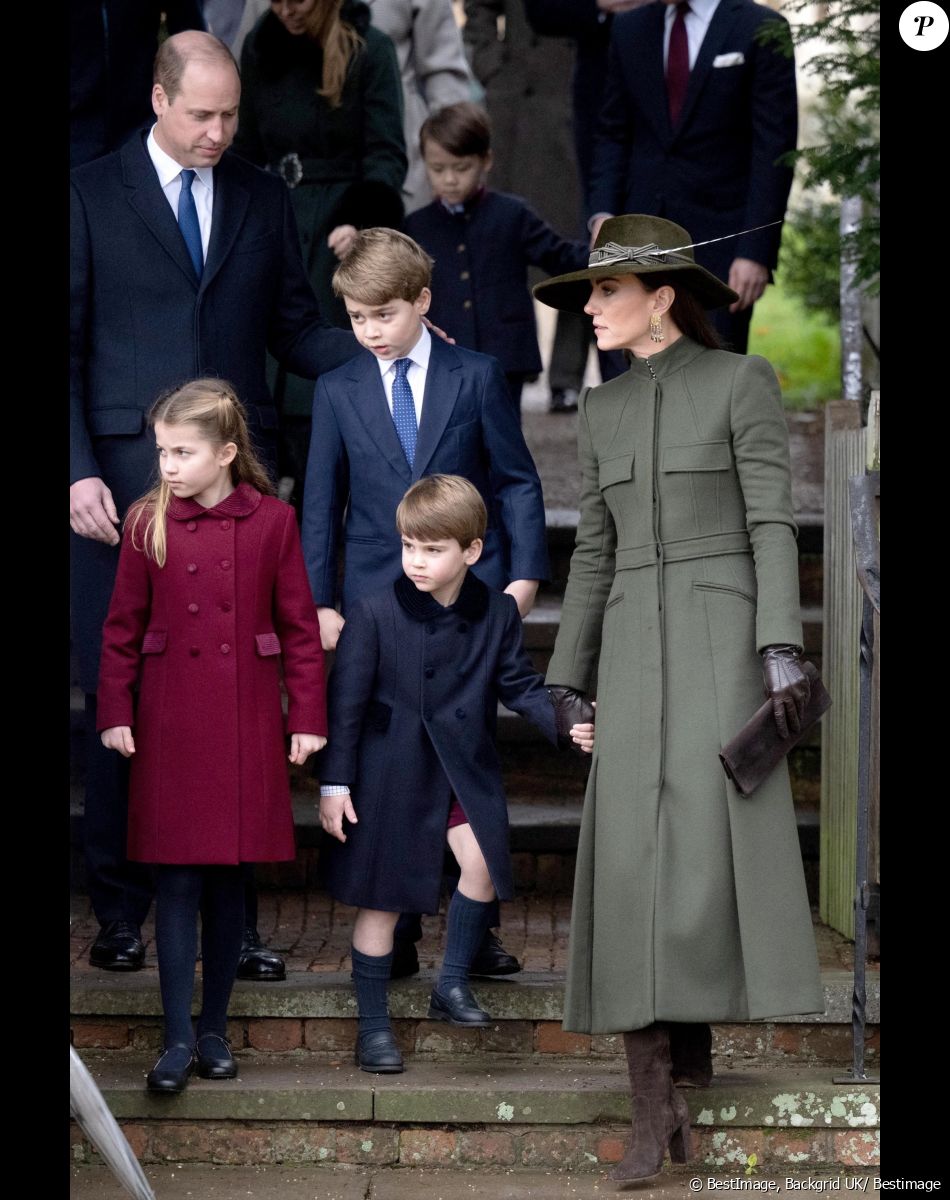 Le prince William, prince de Galles, Catherine (Kate) Middleton, princesse de Galles, le prince George de Galles, la princesse Charlotte de Galles, et le prince Louis de Galles, - La famille royale d'Angleterre assiste au service religieux de Noël à l'église St Mary Magdalene à Sandringham, Norfolk, Royaume Uni, le 25 décembre 2022.