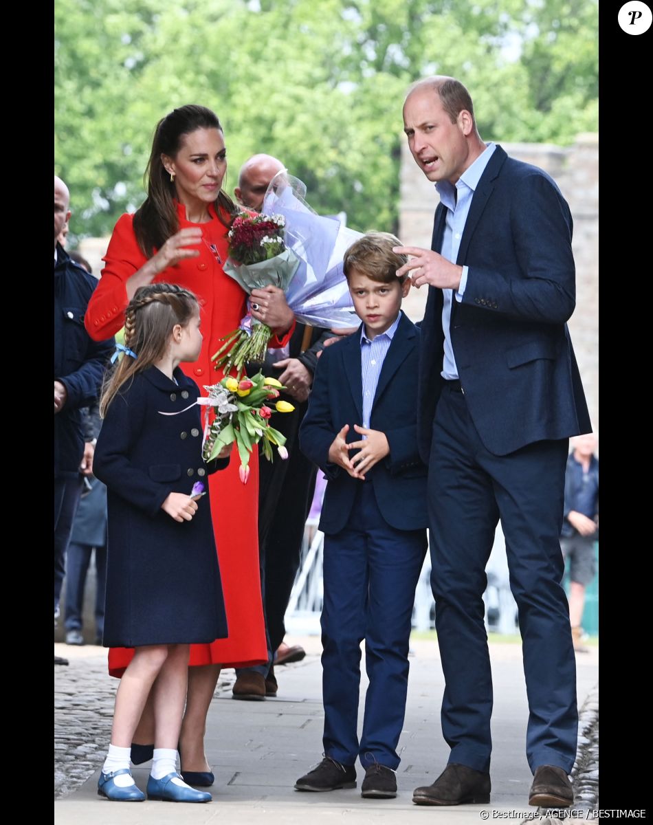 Kate Catherine Middleton, duchesse de Cambridge, le prince William, duc Cambridge, et leurs enfants, la princesse Charlotte et le prince George - Le duc et la duchesse de Cambridge, et leurs enfants, en visite à Cardiff, à l'occasion du jubilé de platine de la reine d'Angleterre. Le 4 juin 2022