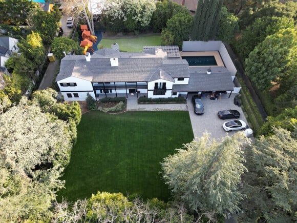 Exclusif - Vues aériennes de la maison de Macaulay Culkin et de sa compagne Brenda Song dans le quartier de Toluca Lake à Los Angeles. La maison, composée de cinq chambres et six salles de bains, a été acquise pour 8 millions de dollars à K.Sutherland. 