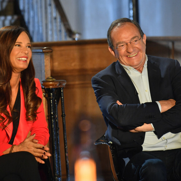 Jean-Pierre Pernaut et sa femme Nathalie Marquay - Jean-Pierre Pernaut et sa femme Nathalie Marquay lors de l'enregistrement de l'émission "Animaux Stars" le 23 novembre 2021, qui sera diffusée le 5 février 2022 sur la chaine Animaux. © Veeren/Bestimage