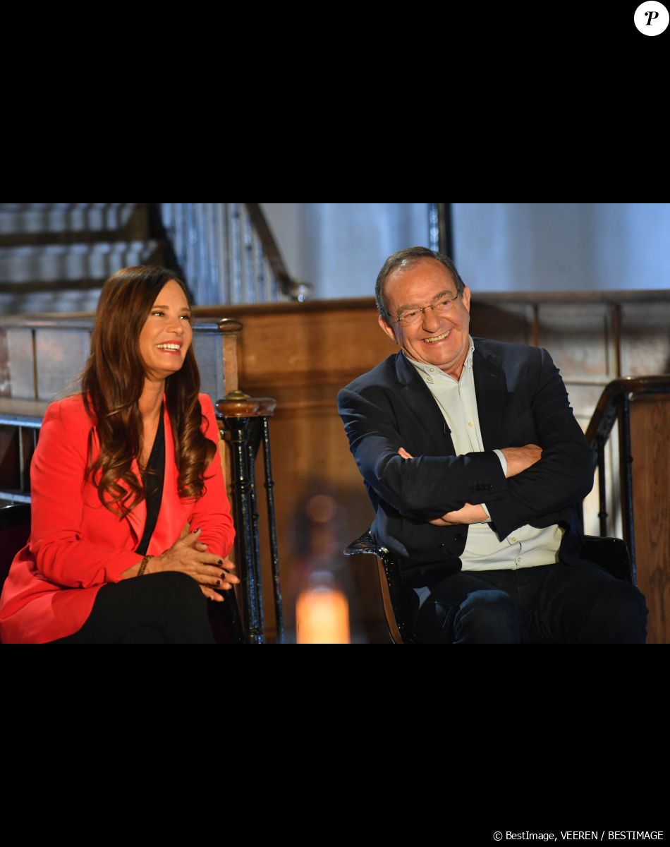 Jean-Pierre Pernaut et sa femme Nathalie Marquay - Jean-Pierre Pernaut et sa femme Nathalie Marquay lors de l'enregistrement de l'émission "Animaux Stars" le 23 novembre 2021, qui sera diffusée le 5 février 2022 sur la chaine Animaux. © Veeren/Bestimage