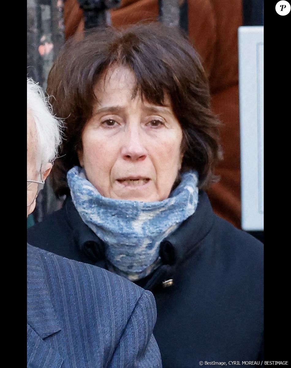 Dominique Bonnet (première femme de Jean-Pierre Pernaut) - La famille de Jean-Pierre Pernaut à la sortie des obsèques en la Basilique Sainte-Clotilde à Paris le 9 mars 2022. © Cyril Moreau/Bestimage