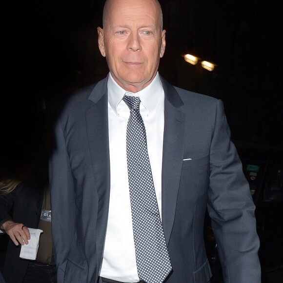 Bruce Willis à la sortie de la première de "Glass" à Londres, le 9 janvier 2019. 