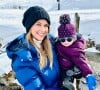 Et Valentine
Ophélie Meunier au ski avec sa fille Valentine, février 2023