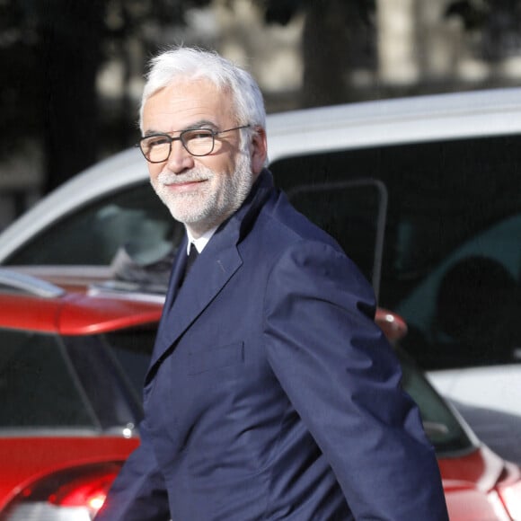 Pascal Praud - Arrivées aux obsèques de Etienne Mougeotte en l'église Saint-François-Xavier à Paris. Le 13 octobre 2021 © Jacovides-Clovis / Bestimage