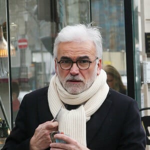 Exclusif - Le journaliste Pascal Praud arrive aux studios de la radio RTL à Paris le 12 mars 2020. Le parquet de Paris a ouvert une enquête après la diffusion d'un morceau du rappeur Sneazzy, accusé de menacer le journaliste Pascal Praud. © Panoramic / Bestimage